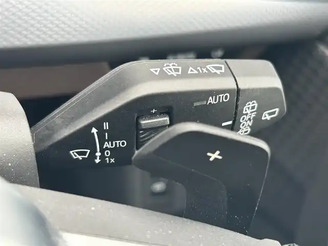 ＢＭＷ ＢＭＷ Ｘ１ xDrive 20d Mスポーツ 熊本県 2025(令7)年 0.2万km 白 純正ナビ/・AM/FM/BT/・アンドロイドオート/アップルカープレイ/ハーマンカードンスピーカー/サンルーフ/ドライビングアシストプロフェッショナル/・ACC/・ステアリングアシスト/・レーンキープアシスト/・レーンチェンジウォーニング/・レーンチェンジアシスト/・クロストラフィックウォーニング/ヘッドアップディスプレイ/パーキングアシストプラス/・360°カメラ/・アクティブPDC/・パーキングアシスト/・リモート3Dビュー/・リバースアシスト/ハーフレザーシート/シートヒーター/ワイヤレスチャージング/アダプティブLEDヘッドライト/ハイビームアシスト/オートマチックテールゲート/前後ドライブレコーダー/革巻きステアリング/ステアリングスイッチ/パドルシフト/純正フロアマット/純正アルミホイール