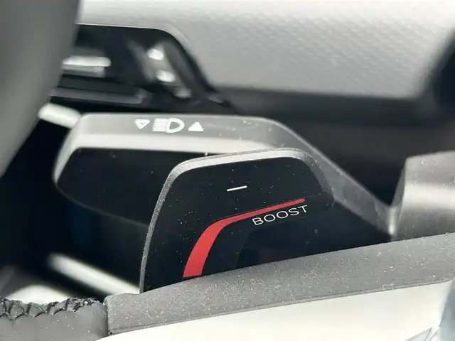 ＢＭＷ ＢＭＷ Ｘ１ xDrive 20d Mスポーツ 熊本県 2025(令7)年 0.2万km 白 純正ナビ/・AM/FM/BT/・アンドロイドオート/アップルカープレイ/ハーマンカードンスピーカー/サンルーフ/ドライビングアシストプロフェッショナル/・ACC/・ステアリングアシスト/・レーンキープアシスト/・レーンチェンジウォーニング/・レーンチェンジアシスト/・クロストラフィックウォーニング/ヘッドアップディスプレイ/パーキングアシストプラス/・360°カメラ/・アクティブPDC/・パーキングアシスト/・リモート3Dビュー/・リバースアシスト/ハーフレザーシート/シートヒーター/ワイヤレスチャージング/アダプティブLEDヘッドライト/ハイビームアシスト/オートマチックテールゲート/前後ドライブレコーダー/革巻きステアリング/ステアリングスイッチ/パドルシフト/純正フロアマット/純正アルミホイール