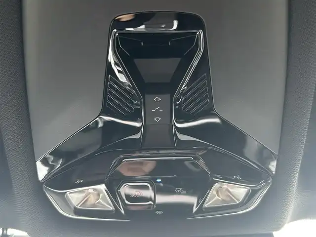 ＢＭＷ ＢＭＷ Ｘ１ xDrive 20d Mスポーツ 熊本県 2025(令7)年 0.2万km 白 純正ナビ/・AM/FM/BT/・アンドロイドオート/アップルカープレイ/ハーマンカードンスピーカー/サンルーフ/ドライビングアシストプロフェッショナル/・ACC/・ステアリングアシスト/・レーンキープアシスト/・レーンチェンジウォーニング/・レーンチェンジアシスト/・クロストラフィックウォーニング/ヘッドアップディスプレイ/パーキングアシストプラス/・360°カメラ/・アクティブPDC/・パーキングアシスト/・リモート3Dビュー/・リバースアシスト/ハーフレザーシート/シートヒーター/ワイヤレスチャージング/アダプティブLEDヘッドライト/ハイビームアシスト/オートマチックテールゲート/前後ドライブレコーダー/革巻きステアリング/ステアリングスイッチ/パドルシフト/純正フロアマット/純正アルミホイール