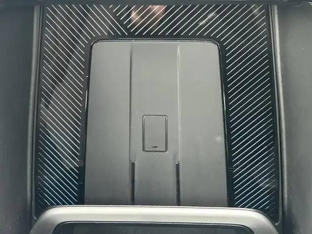 ＢＭＷ ＢＭＷ Ｘ１ xDrive 20d Mスポーツ 熊本県 2025(令7)年 0.2万km 白 純正ナビ/・AM/FM/BT/・アンドロイドオート/アップルカープレイ/ハーマンカードンスピーカー/サンルーフ/ドライビングアシストプロフェッショナル/・ACC/・ステアリングアシスト/・レーンキープアシスト/・レーンチェンジウォーニング/・レーンチェンジアシスト/・クロストラフィックウォーニング/ヘッドアップディスプレイ/パーキングアシストプラス/・360°カメラ/・アクティブPDC/・パーキングアシスト/・リモート3Dビュー/・リバースアシスト/ハーフレザーシート/シートヒーター/ワイヤレスチャージング/アダプティブLEDヘッドライト/ハイビームアシスト/オートマチックテールゲート/前後ドライブレコーダー/革巻きステアリング/ステアリングスイッチ/パドルシフト/純正フロアマット/純正アルミホイール