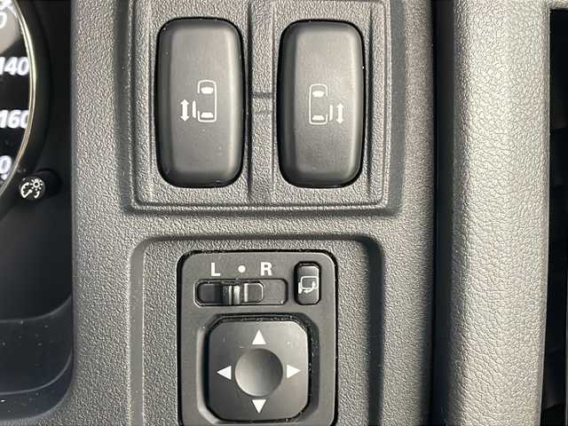 三菱 デリカＤ：５ D－Power package 秋田県 2018(平30)年 6.4万km アイガーグレーM/ダイヤモンドブラックマイカ 4WD/社外SDナビ/AM/FM/CD/DVD/Bluetooth/両側パワースライドドア　/バックカメラ　/クルーズコントロール　/横滑り防止装置/ルームミラー型ドライブレコーダー　/パドルシフト　/前席シートヒーター　/LEDヘッドライト/フォグランプ　/ビルトインETC/社外ブーストメーター　/社外フロアマット/社外ドアバイザー/本革ステアリング/ステアリングスイッチ