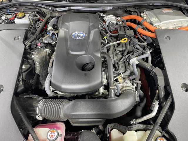 トヨタ クラウン ハイブリッド RS アドバンス 神奈川県 2021(令3)年 2.3万km ブラック 純正12.3インチナビ/(Bluetooth/CD/DVD/TV)/パノラマミックビューモニター/デジタルインナーミラー/ヘッドアップディスプレイ/ブラインドスポットモニター/トヨタセーフティセンス/衝突被害軽減システム/車線逸脱警報/クルーズコントロール/ルーンムーフ/パドルシフト/合皮レザーシート/横滑り防止装置/ETC2.0/アイドリングストップ/LEDヘッドライト/フォグランプ/オートライト/ウィンカーミラー/電動格納ミラー/純正18インチAW/シートヒーター/エアシート/シートリフター/ステアリングヒーター/プッシュスタート/スマートキー/フロアマット