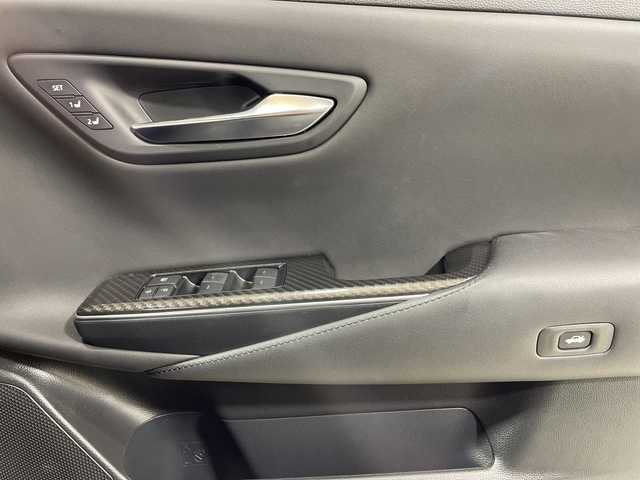 トヨタ クラウン ハイブリッド RS アドバンス 神奈川県 2021(令3)年 2.3万km ブラック 純正12.3インチナビ/(Bluetooth/CD/DVD/TV)/パノラマミックビューモニター/デジタルインナーミラー/ヘッドアップディスプレイ/ブラインドスポットモニター/トヨタセーフティセンス/衝突被害軽減システム/車線逸脱警報/クルーズコントロール/ルーンムーフ/パドルシフト/合皮レザーシート/横滑り防止装置/ETC2.0/アイドリングストップ/LEDヘッドライト/フォグランプ/オートライト/ウィンカーミラー/電動格納ミラー/純正18インチAW/シートヒーター/エアシート/シートリフター/ステアリングヒーター/プッシュスタート/スマートキー/フロアマット