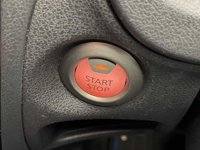 日産 ノート e－パワー X 宮崎県 2017(平29)年 5.9万km シャイニングブルー エマ―ジェンシーブレーキ/車線逸脱警報/クリアランスソナー/インテリジェントルームミラー/純正7インチSDナビ/フルセグTV/CD/DVD/Bluetooth/アラウンドビューモニター/LEDヘッドライト/純正ナビ一体型ドライブレコーダー/ETC/スマートキー×2/取扱説明書/ナビ取扱説明書