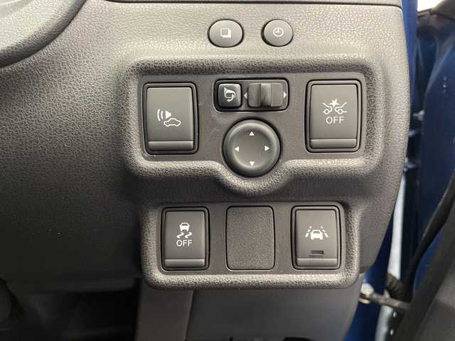 日産 ノート e－パワー X 宮崎県 2017(平29)年 5.9万km シャイニングブルー エマ―ジェンシーブレーキ/車線逸脱警報/クリアランスソナー/インテリジェントルームミラー/純正7インチSDナビ/フルセグTV/CD/DVD/Bluetooth/アラウンドビューモニター/LEDヘッドライト/純正ナビ一体型ドライブレコーダー/ETC/スマートキー×2/取扱説明書/ナビ取扱説明書