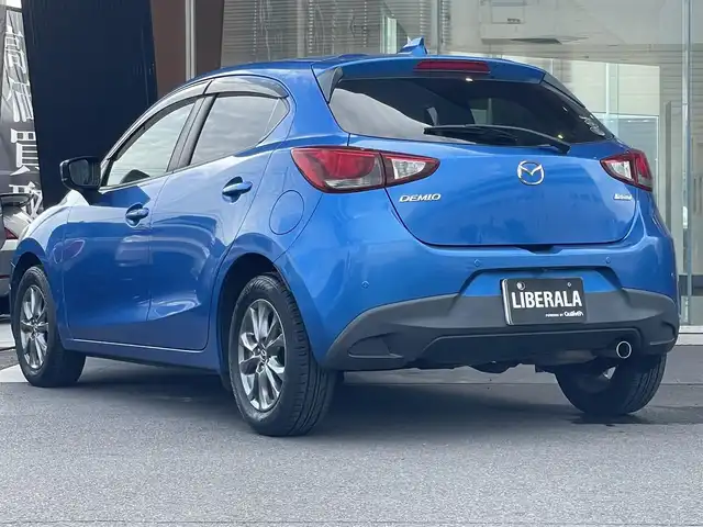 マツダ デミオ 13S ツーリング 鹿児島県 2017(平29)年 9.6万km ダイナミックブルーマイカ 純正ナビ/フルセグTV/CD/DVD再生可/バックカメラ/前方ドライブレコーダー/前席シートヒーター/オートライト/LEDヘッドライト/純正フロアマット/アクティブドライビングディスプレイ/電動格納ミラー/後方コーナーセンサー/レーンキープアシスト/BSM/取扱説明書/スペアキ1本(スマートキー)