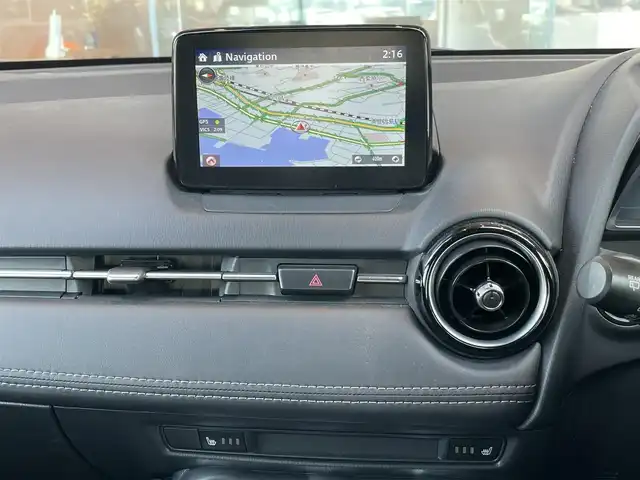 マツダ デミオ 13S ツーリング 鹿児島県 2017(平29)年 9.6万km ダイナミックブルーマイカ 純正ナビ/フルセグTV/CD/DVD再生可/バックカメラ/前方ドライブレコーダー/前席シートヒーター/オートライト/LEDヘッドライト/純正フロアマット/アクティブドライビングディスプレイ/電動格納ミラー/後方コーナーセンサー/レーンキープアシスト/BSM/取扱説明書/スペアキ1本(スマートキー)