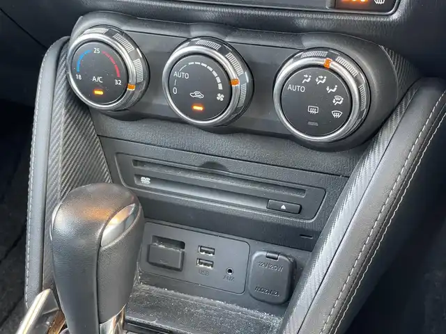 マツダ デミオ 13S ツーリング 鹿児島県 2017(平29)年 9.6万km ダイナミックブルーマイカ 純正ナビ/フルセグTV/CD/DVD再生可/バックカメラ/前方ドライブレコーダー/前席シートヒーター/オートライト/LEDヘッドライト/純正フロアマット/アクティブドライビングディスプレイ/電動格納ミラー/後方コーナーセンサー/レーンキープアシスト/BSM/取扱説明書/スペアキ1本(スマートキー)