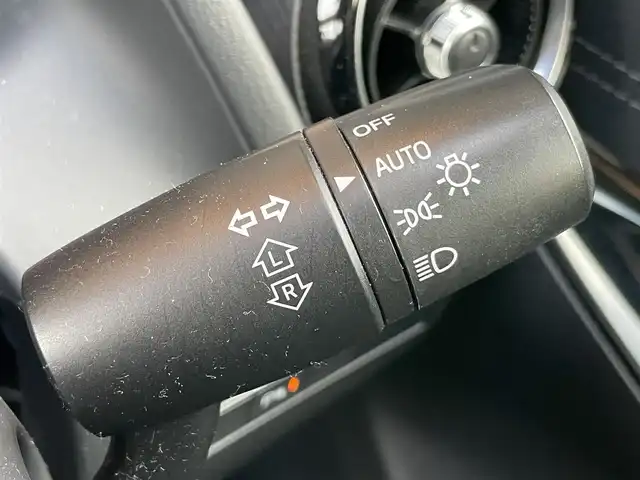 マツダ デミオ 13S ツーリング 鹿児島県 2017(平29)年 9.6万km ダイナミックブルーマイカ 純正ナビ/フルセグTV/CD/DVD再生可/バックカメラ/前方ドライブレコーダー/前席シートヒーター/オートライト/LEDヘッドライト/純正フロアマット/アクティブドライビングディスプレイ/電動格納ミラー/後方コーナーセンサー/レーンキープアシスト/BSM/取扱説明書/スペアキ1本(スマートキー)