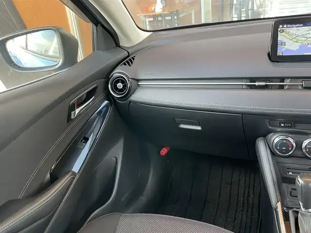 マツダ デミオ 13S ツーリング 鹿児島県 2017(平29)年 9.6万km ダイナミックブルーマイカ 純正ナビ/フルセグTV/CD/DVD再生可/バックカメラ/前方ドライブレコーダー/前席シートヒーター/オートライト/LEDヘッドライト/純正フロアマット/アクティブドライビングディスプレイ/電動格納ミラー/後方コーナーセンサー/レーンキープアシスト/BSM/取扱説明書/スペアキ1本(スマートキー)