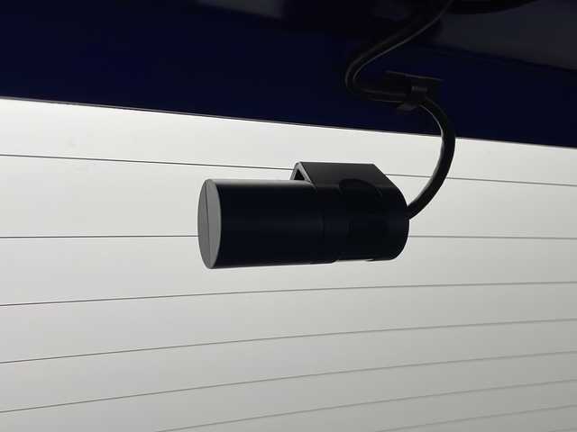 スズキ スイフト HYBRID MZ 愛知県 2024(令6)年 1.4万km 青 禁煙車/純正ディスプレイオーディオ/(AM/FM/USB/BT//iPod)/バックカメラ/ビルトインETC/フロントサイドスポイラー/シートヒーター/前後ドライブレコーダー/デュアルブレーキサポートII/ケンウッドスピーカー/プッシュスタート/スマートキー/ステアリングスイッチ/クルーズコントロール/BSM/LEDヘッドライト/オートライト/フロントフォグランプ/純正フロアマット/純正ドアバイザー