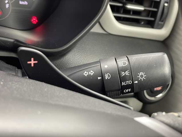 スズキ スイフト HYBRID MZ 愛知県 2024(令6)年 1.4万km 青 禁煙車/純正ディスプレイオーディオ/(AM/FM/USB/BT//iPod)/バックカメラ/ビルトインETC/フロントサイドスポイラー/シートヒーター/前後ドライブレコーダー/デュアルブレーキサポートII/ケンウッドスピーカー/プッシュスタート/スマートキー/ステアリングスイッチ/クルーズコントロール/BSM/LEDヘッドライト/オートライト/フロントフォグランプ/純正フロアマット/純正ドアバイザー