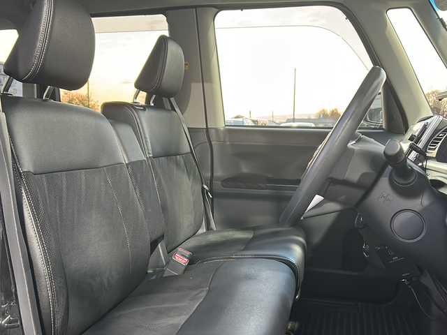 ダイハツ タント カスタム X トップED SA Ⅲ 東京都 2017(平29)年 9万km ブラックマイカメタリック (株)IDOMが運営する【じしゃロン国分寺店】の自社ローン対象車両になります。こちらは現金ご利用時の価格です。自社ローンご希望の方は別途その旨お申付け下さい。/社外ナビ/バックカメラ/Bluetooth接続/フルセグテレビ/ハーフレザー/シートヒーター/片側パワースライドドア/衝突被害軽減システム/オートマチックハイビーム/LEDヘッドライト/リアウィンドウサンシェード付き/備考：/ステアリングスイッチが作動しない/ドラレコSDカードなし、作動しない/HDMI動作未確認