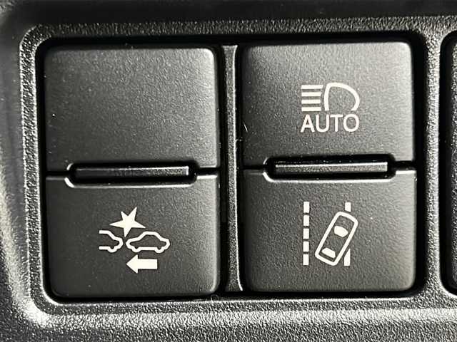 トヨタ ヴォクシー ZS 煌Ⅲ 宮城県 2020(令2)年 7.4万km ブラック 禁煙車/純正フリップダウンモニター/トヨタセーフティセンス/・プリクラッシュセーフティ/・レーンディパーチャーアラート/・オートマチックハイビーム/・先行車発進告知/クルーズコントロール/純正9インチSDナビ/・BT/CD/DVD/SD/フルセグTV/両側パワースライドドア/バックカメラ/前後ドライブレコーダー/ビルトインETC/ハーフレザーシート/革巻きステアリング/ステアリングスイッチ/プッシュスタート/スマートキー/後席ロールサンシェード/シートバックテーブル/LEDヘッドライト/LEDフォグランプ/純正16インチアルミホイール/純正ドアバイザー/社外フロアマット/横滑り防止装置/アイドリングストップ