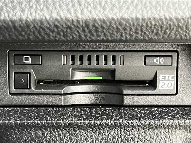 トヨタ ヴォクシー ZS 煌Ⅲ 宮城県 2020(令2)年 7.4万km ブラック 禁煙車/純正フリップダウンモニター/トヨタセーフティセンス/・プリクラッシュセーフティ/・レーンディパーチャーアラート/・オートマチックハイビーム/・先行車発進告知/クルーズコントロール/純正9インチSDナビ/・BT/CD/DVD/SD/フルセグTV/両側パワースライドドア/バックカメラ/前後ドライブレコーダー/ビルトインETC/ハーフレザーシート/革巻きステアリング/ステアリングスイッチ/プッシュスタート/スマートキー/後席ロールサンシェード/シートバックテーブル/LEDヘッドライト/LEDフォグランプ/純正16インチアルミホイール/純正ドアバイザー/社外フロアマット/横滑り防止装置/アイドリングストップ