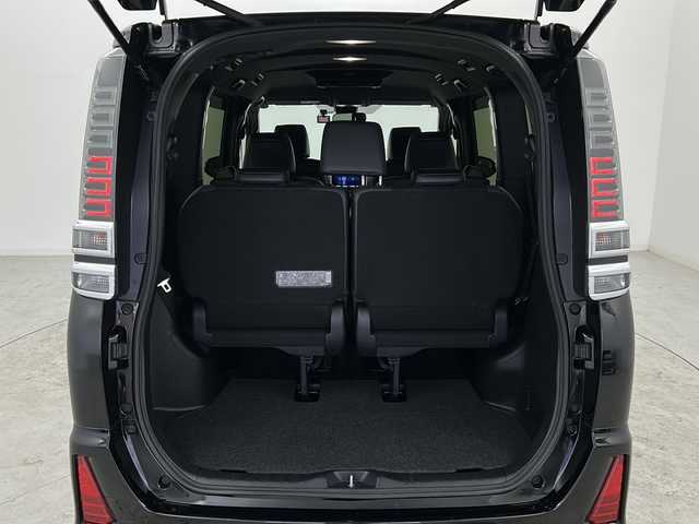 トヨタ ヴォクシー ZS 煌Ⅲ 宮城県 2020(令2)年 7.4万km ブラック 禁煙車/純正フリップダウンモニター/トヨタセーフティセンス/・プリクラッシュセーフティ/・レーンディパーチャーアラート/・オートマチックハイビーム/・先行車発進告知/クルーズコントロール/純正9インチSDナビ/・BT/CD/DVD/SD/フルセグTV/両側パワースライドドア/バックカメラ/前後ドライブレコーダー/ビルトインETC/ハーフレザーシート/革巻きステアリング/ステアリングスイッチ/プッシュスタート/スマートキー/後席ロールサンシェード/シートバックテーブル/LEDヘッドライト/LEDフォグランプ/純正16インチアルミホイール/純正ドアバイザー/社外フロアマット/横滑り防止装置/アイドリングストップ