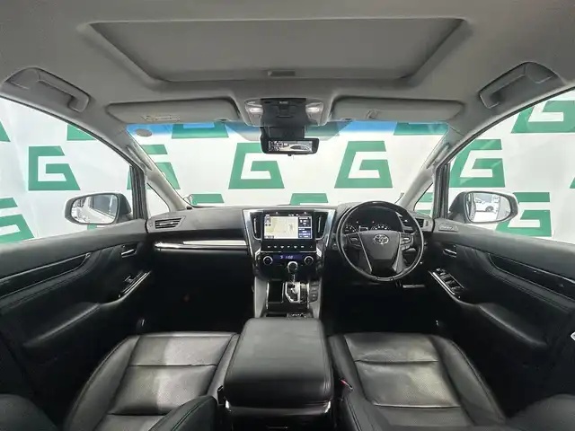 トヨタ アルファード S Cパッケージ 鹿児島県 2018(平30)年 5万km ホワイトパールクリスタルシャイン 禁煙車/純正SDナビ/　（Bluetooth.フルセグTV）/バックモニター/純正フリップダウンモニター/両側パワースライドドア/トヨタセーフティセンス/・プリクラッシュセーフティ/・アダプティブクルーズコントロール/・レーントレーシングアシスト/・ロードサインアシスト/・先行車発進お知らせ機能/ブラインドスポットモニター/クリアランスソナー/デジタルインナーミラー/前席シートヒーター、シートベンチレーション/ステアリングヒーター/置くだけ充電/パワーバックドア