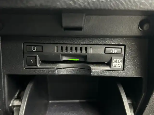 トヨタ アルファード S Cパッケージ 鹿児島県 2018(平30)年 5万km ホワイトパールクリスタルシャイン 禁煙車/純正SDナビ/　（Bluetooth.フルセグTV）/バックモニター/純正フリップダウンモニター/両側パワースライドドア/トヨタセーフティセンス/・プリクラッシュセーフティ/・アダプティブクルーズコントロール/・レーントレーシングアシスト/・ロードサインアシスト/・先行車発進お知らせ機能/ブラインドスポットモニター/クリアランスソナー/デジタルインナーミラー/前席シートヒーター、シートベンチレーション/ステアリングヒーター/置くだけ充電/パワーバックドア