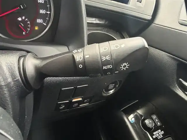 トヨタ アルファード S Cパッケージ 鹿児島県 2018(平30)年 5万km ホワイトパールクリスタルシャイン 禁煙車/純正SDナビ/　（Bluetooth.フルセグTV）/バックモニター/純正フリップダウンモニター/両側パワースライドドア/トヨタセーフティセンス/・プリクラッシュセーフティ/・アダプティブクルーズコントロール/・レーントレーシングアシスト/・ロードサインアシスト/・先行車発進お知らせ機能/ブラインドスポットモニター/クリアランスソナー/デジタルインナーミラー/前席シートヒーター、シートベンチレーション/ステアリングヒーター/置くだけ充電/パワーバックドア