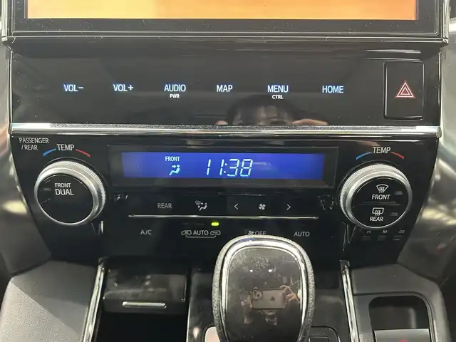 トヨタ アルファード S Cパッケージ 鹿児島県 2018(平30)年 5万km ホワイトパールクリスタルシャイン 禁煙車/純正SDナビ/　（Bluetooth.フルセグTV）/バックモニター/純正フリップダウンモニター/両側パワースライドドア/トヨタセーフティセンス/・プリクラッシュセーフティ/・アダプティブクルーズコントロール/・レーントレーシングアシスト/・ロードサインアシスト/・先行車発進お知らせ機能/ブラインドスポットモニター/クリアランスソナー/デジタルインナーミラー/前席シートヒーター、シートベンチレーション/ステアリングヒーター/置くだけ充電/パワーバックドア