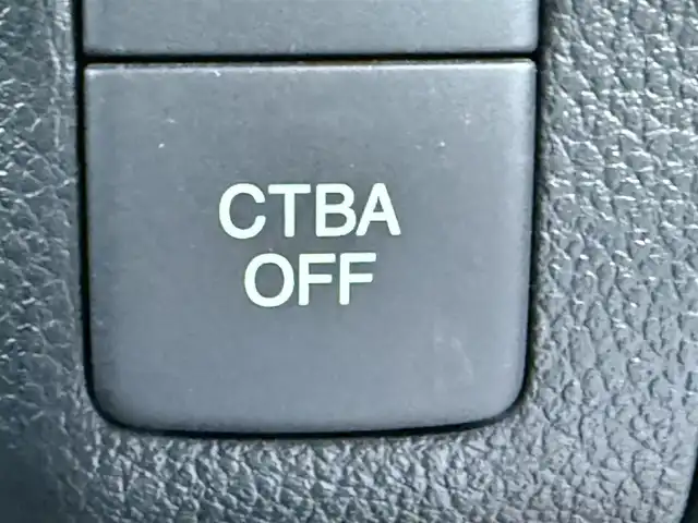 ホンダ Ｎ ＢＯＸ カスタム ターボ SSブラックSパッケージ 東京都 2016(平28)年 7万km プレミアムホワイトパールⅡ 純正ナビ/バックカメラ/ビルトインＥＴＣ/クルーズコントロール/両側電動スライドドア/ハーフレザーシート/シートヒーター/シティブレーキアクティブシステム/横滑り防止/プッシュスタート/パドルシフト/ＨＩＤヘッドライト/フォグランプ/純正フロアマット/純正１５インチＡＷ/ドアバイザー/スマートキー