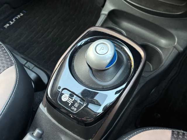 日産 ノート e－パワー X 宮城県 2017(平29)年 7.9万km ガーネットレッド 登録時走行距離78337km/純正SDナビ/ワンセグTV/CD/DVD/Bluetooth/全方位カメラ/アラウンドビューモニター・/デジタルインナーミラー/衝突軽減ブレーキ/横滑り防止装置/オートライト/コーナーセンサー/ステアリングリモコン/盗難防止装置/電動格納ミラー/ヘッドライト/フォグランプ/純正フロアマット