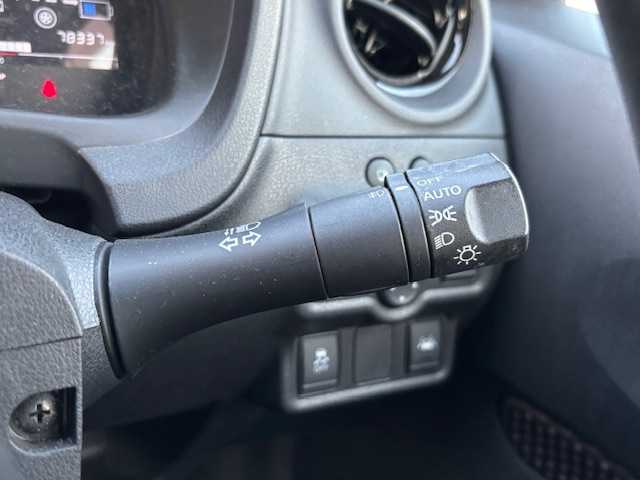 日産 ノート e－パワー X 宮城県 2017(平29)年 7.9万km ガーネットレッド 登録時走行距離78337km/純正SDナビ/ワンセグTV/CD/DVD/Bluetooth/全方位カメラ/アラウンドビューモニター・/デジタルインナーミラー/衝突軽減ブレーキ/横滑り防止装置/オートライト/コーナーセンサー/ステアリングリモコン/盗難防止装置/電動格納ミラー/ヘッドライト/フォグランプ/純正フロアマット