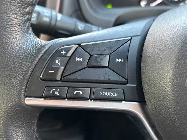 日産 ノート e－パワー X 宮城県 2017(平29)年 7.9万km ガーネットレッド 登録時走行距離78337km/純正SDナビ/ワンセグTV/CD/DVD/Bluetooth/全方位カメラ/アラウンドビューモニター・/デジタルインナーミラー/衝突軽減ブレーキ/横滑り防止装置/オートライト/コーナーセンサー/ステアリングリモコン/盗難防止装置/電動格納ミラー/ヘッドライト/フォグランプ/純正フロアマット