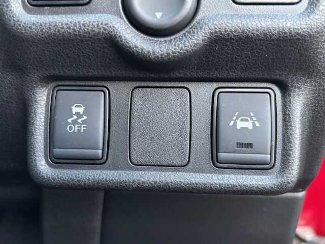 日産 ノート e－パワー X 宮城県 2017(平29)年 7.9万km ガーネットレッド 登録時走行距離78337km/純正SDナビ/ワンセグTV/CD/DVD/Bluetooth/全方位カメラ/アラウンドビューモニター・/デジタルインナーミラー/衝突軽減ブレーキ/横滑り防止装置/オートライト/コーナーセンサー/ステアリングリモコン/盗難防止装置/電動格納ミラー/ヘッドライト/フォグランプ/純正フロアマット