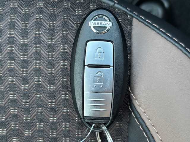 日産 ノート e－パワー X 宮城県 2017(平29)年 7.9万km ガーネットレッド 登録時走行距離78337km/純正SDナビ/ワンセグTV/CD/DVD/Bluetooth/全方位カメラ/アラウンドビューモニター・/デジタルインナーミラー/衝突軽減ブレーキ/横滑り防止装置/オートライト/コーナーセンサー/ステアリングリモコン/盗難防止装置/電動格納ミラー/ヘッドライト/フォグランプ/純正フロアマット