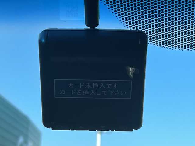 ホンダ ヴェゼル ハイブリッド Z ホンダセンシング 茨城県 2021(令3)年 1.6万km プラチナホワイトパール 社外9型ナビ/Bluetooth/フルセグTV/バックカメラ/HDMI/ビルトインETC/ドライブレコーダー/ハーフレザーシート/シートヒーター/レーダークルーズコントロール/衝突軽減システム/クリアランスソナー/横滑り防止装置/レーンキープアシスト/オートライト/LEDヘッドライト/コーナーセンサー/スマートキー