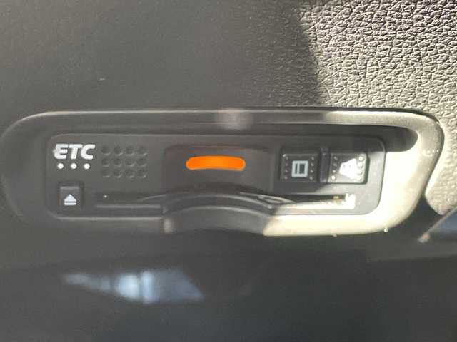 ホンダ ヴェゼル ハイブリッド Z ホンダセンシング 茨城県 2021(令3)年 1.6万km プラチナホワイトパール 社外9型ナビ/Bluetooth/フルセグTV/バックカメラ/HDMI/ビルトインETC/ドライブレコーダー/ハーフレザーシート/シートヒーター/レーダークルーズコントロール/衝突軽減システム/クリアランスソナー/横滑り防止装置/レーンキープアシスト/オートライト/LEDヘッドライト/コーナーセンサー/スマートキー