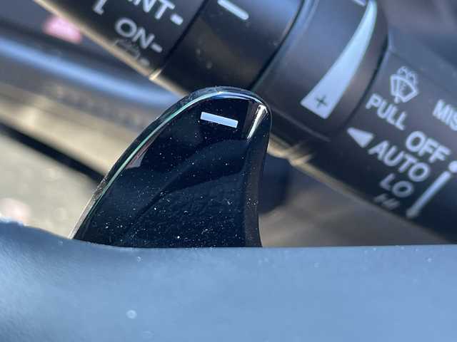 ホンダ ヴェゼル ハイブリッド Z ホンダセンシング 茨城県 2021(令3)年 1.6万km プラチナホワイトパール 社外9型ナビ/Bluetooth/フルセグTV/バックカメラ/HDMI/ビルトインETC/ドライブレコーダー/ハーフレザーシート/シートヒーター/レーダークルーズコントロール/衝突軽減システム/クリアランスソナー/横滑り防止装置/レーンキープアシスト/オートライト/LEDヘッドライト/コーナーセンサー/スマートキー