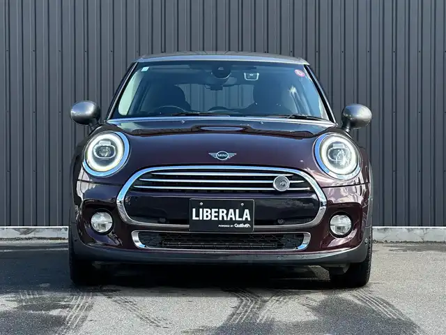 ＭＩＮＩ ミニ クーパー バーガンディーED 福島県 2018(平30)年 6.6万km 茶 Burgundy Edition専用センター・ディスプレイ・リング/Burgundy Edition オリジナル・バッジ/ストレージ・コンパートメント・パッケージ/MINI エキサイトメント・パッケージ/パーキング・アシスト・パッケージ/アクティブ・クルーズ・コントロール/インテリジェントセーフティ/コンフォートアクセス/アンビエントライト/純正ナビ(BT/USB)/純正16AW/ETC/ドライブレコーダー(前後)/LEDオートライト/取扱説明書/保証書/スペアキー