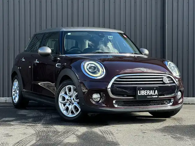 ＭＩＮＩ ミニ クーパー バーガンディーED 福島県 2018(平30)年 6.6万km 茶 Burgundy Edition専用センター・ディスプレイ・リング/Burgundy Edition オリジナル・バッジ/ストレージ・コンパートメント・パッケージ/MINI エキサイトメント・パッケージ/パーキング・アシスト・パッケージ/アクティブ・クルーズ・コントロール/インテリジェントセーフティ/コンフォートアクセス/アンビエントライト/純正ナビ(BT/USB)/純正16AW/ETC/ドライブレコーダー(前後)/LEDオートライト/取扱説明書/保証書/スペアキー