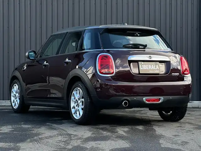 ＭＩＮＩ ミニ クーパー バーガンディーED 福島県 2018(平30)年 6.6万km 茶 Burgundy Edition専用センター・ディスプレイ・リング/Burgundy Edition オリジナル・バッジ/ストレージ・コンパートメント・パッケージ/MINI エキサイトメント・パッケージ/パーキング・アシスト・パッケージ/アクティブ・クルーズ・コントロール/インテリジェントセーフティ/コンフォートアクセス/アンビエントライト/純正ナビ(BT/USB)/純正16AW/ETC/ドライブレコーダー(前後)/LEDオートライト/取扱説明書/保証書/スペアキー