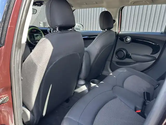 ＭＩＮＩ ミニ クーパー バーガンディーED 福島県 2018(平30)年 6.6万km 茶 Burgundy Edition専用センター・ディスプレイ・リング/Burgundy Edition オリジナル・バッジ/ストレージ・コンパートメント・パッケージ/MINI エキサイトメント・パッケージ/パーキング・アシスト・パッケージ/アクティブ・クルーズ・コントロール/インテリジェントセーフティ/コンフォートアクセス/アンビエントライト/純正ナビ(BT/USB)/純正16AW/ETC/ドライブレコーダー(前後)/LEDオートライト/取扱説明書/保証書/スペアキー