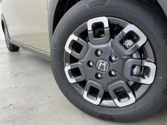 ホンダ フリード クロスター 福岡県 2025(令7)年 0.1万km未満 ベージュ 登録済未使用車　/純正ナビ（フルセグＴＶ）　/バックカメラ　/ＡＣＣ　/コーナーセンサー　/衝突被害軽減ブレーキ　/レーンキープ　/ＢＳＭ　/踏み間違い防止　/両側電動スライドドア　/ハーフレザー　/シートヒーター　/ＬＥＤ
