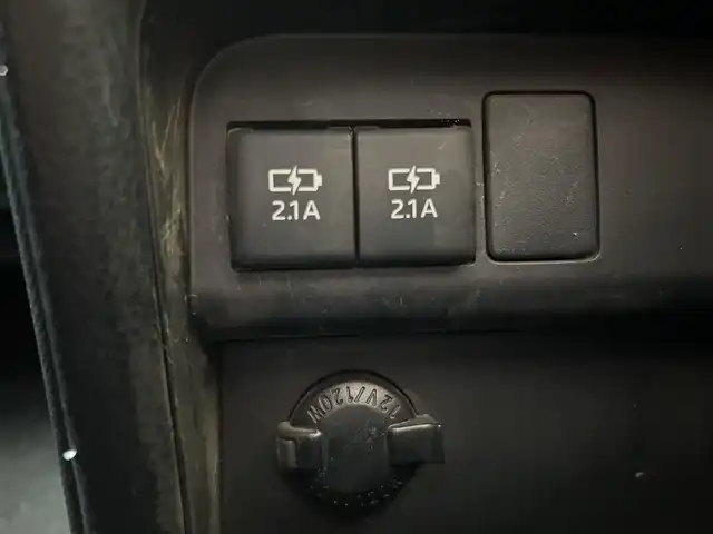 トヨタ ヴォクシー ZS 煌Ⅱ 佐賀県 2020(令2)年 6.1万km ホワイトパールクリスタルシャイン トヨタセーフティセンス/・プリクラッシュセーフティ/・レーンディパーチャーアラート/・オートマチックハイビーム/クルーズコントロール/クリアランスソナー/純正10インチSDナビ/・バックカメラ/・フルセグTV/BT/CD/DVD/純正12.1インチフリップダウンモニター/純正16インチAW/両側パワースライドドア/LEDヘッドライト/オートライト/フォグランプ/ETC/前後ドライブレコーダー(SN-TW77)/プッシュスタート/ステアリングスイッチ/電動格納ミラー/ISOFIX/取扱説明書