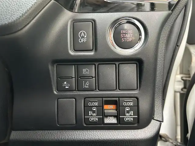 トヨタ ヴォクシー ZS 煌Ⅱ 佐賀県 2020(令2)年 6.1万km ホワイトパールクリスタルシャイン トヨタセーフティセンス/・プリクラッシュセーフティ/・レーンディパーチャーアラート/・オートマチックハイビーム/クルーズコントロール/クリアランスソナー/純正10インチSDナビ/・バックカメラ/・フルセグTV/BT/CD/DVD/純正12.1インチフリップダウンモニター/純正16インチAW/両側パワースライドドア/LEDヘッドライト/オートライト/フォグランプ/ETC/前後ドライブレコーダー(SN-TW77)/プッシュスタート/ステアリングスイッチ/電動格納ミラー/ISOFIX/取扱説明書