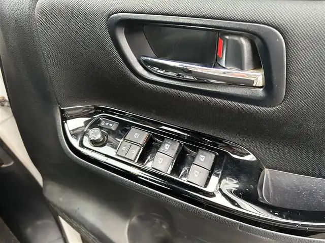トヨタ ヴォクシー ZS 煌Ⅱ 佐賀県 2020(令2)年 6.1万km ホワイトパールクリスタルシャイン トヨタセーフティセンス/・プリクラッシュセーフティ/・レーンディパーチャーアラート/・オートマチックハイビーム/クルーズコントロール/クリアランスソナー/純正10インチSDナビ/・バックカメラ/・フルセグTV/BT/CD/DVD/純正12.1インチフリップダウンモニター/純正16インチAW/両側パワースライドドア/LEDヘッドライト/オートライト/フォグランプ/ETC/前後ドライブレコーダー(SN-TW77)/プッシュスタート/ステアリングスイッチ/電動格納ミラー/ISOFIX/取扱説明書