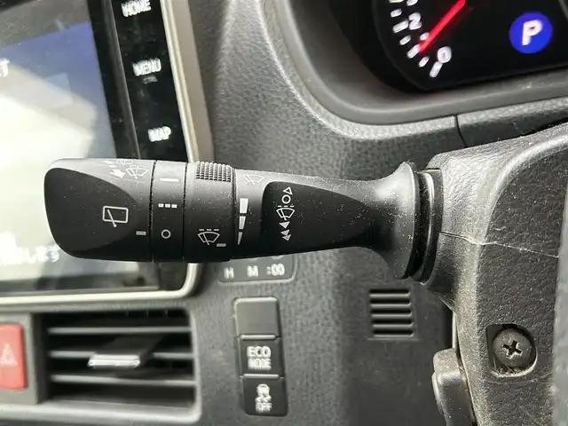 トヨタ ヴォクシー ZS 煌Ⅱ 佐賀県 2020(令2)年 6.1万km ホワイトパールクリスタルシャイン トヨタセーフティセンス/・プリクラッシュセーフティ/・レーンディパーチャーアラート/・オートマチックハイビーム/クルーズコントロール/クリアランスソナー/純正10インチSDナビ/・バックカメラ/・フルセグTV/BT/CD/DVD/純正12.1インチフリップダウンモニター/純正16インチAW/両側パワースライドドア/LEDヘッドライト/オートライト/フォグランプ/ETC/前後ドライブレコーダー(SN-TW77)/プッシュスタート/ステアリングスイッチ/電動格納ミラー/ISOFIX/取扱説明書