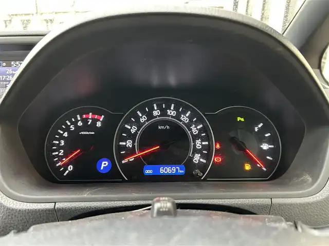 トヨタ ヴォクシー ZS 煌Ⅱ 佐賀県 2020(令2)年 6.1万km ホワイトパールクリスタルシャイン トヨタセーフティセンス/・プリクラッシュセーフティ/・レーンディパーチャーアラート/・オートマチックハイビーム/クルーズコントロール/クリアランスソナー/純正10インチSDナビ/・バックカメラ/・フルセグTV/BT/CD/DVD/純正12.1インチフリップダウンモニター/純正16インチAW/両側パワースライドドア/LEDヘッドライト/オートライト/フォグランプ/ETC/前後ドライブレコーダー(SN-TW77)/プッシュスタート/ステアリングスイッチ/電動格納ミラー/ISOFIX/取扱説明書