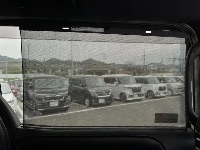 トヨタ ヴォクシー ZS 煌Ⅱ 佐賀県 2020(令2)年 6.1万km ホワイトパールクリスタルシャイン トヨタセーフティセンス/・プリクラッシュセーフティ/・レーンディパーチャーアラート/・オートマチックハイビーム/クルーズコントロール/クリアランスソナー/純正10インチSDナビ/・バックカメラ/・フルセグTV/BT/CD/DVD/純正12.1インチフリップダウンモニター/純正16インチAW/両側パワースライドドア/LEDヘッドライト/オートライト/フォグランプ/ETC/前後ドライブレコーダー(SN-TW77)/プッシュスタート/ステアリングスイッチ/電動格納ミラー/ISOFIX/取扱説明書