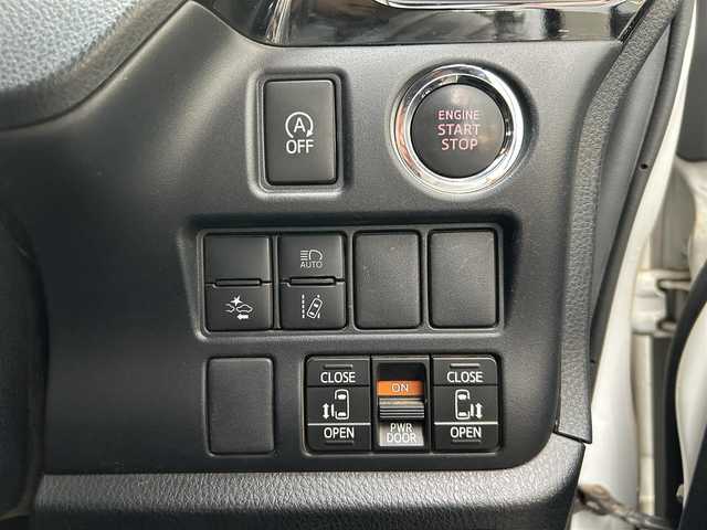 トヨタ ヴォクシー ZS 煌Ⅱ 秋田県 2020(令2)年 6.1万km ホワイトパールクリスタルシャイン トヨタセーフティセンス/・プリクラッシュセーフティ/・レーンディパーチャーアラート/・オートマチックハイビーム/クルーズコントロール/クリアランスソナー/純正10インチSDナビ/・バックカメラ/・フルセグTV/BT/CD/DVD/純正12.1インチフリップダウンモニター/純正16インチAW/両側パワースライドドア/LEDヘッドライト/オートライト/フォグランプ/ETC/前後ドライブレコーダー(SN-TW77)/プッシュスタート/ステアリングスイッチ/電動格納ミラー/ISOFIX/取扱説明書