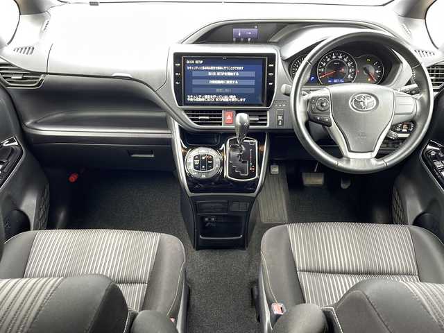 トヨタ ヴォクシー ZS 煌Ⅱ 徳島県 2020(令2)年 6.1万km ホワイトパールクリスタルシャイン トヨタセーフティセンス/・プリクラッシュセーフティ/・レーンディパーチャーアラート/・オートマチックハイビーム/クルーズコントロール/クリアランスソナー/純正10インチSDナビ/・バックカメラ/・フルセグTV/BT/CD/DVD/純正12.1インチフリップダウンモニター/純正16インチAW/両側パワースライドドア/LEDヘッドライト/オートライト/フォグランプ/ETC/前後ドライブレコーダー(SN-TW77)/プッシュスタート/ステアリングスイッチ/電動格納ミラー/ISOFIX/取扱説明書