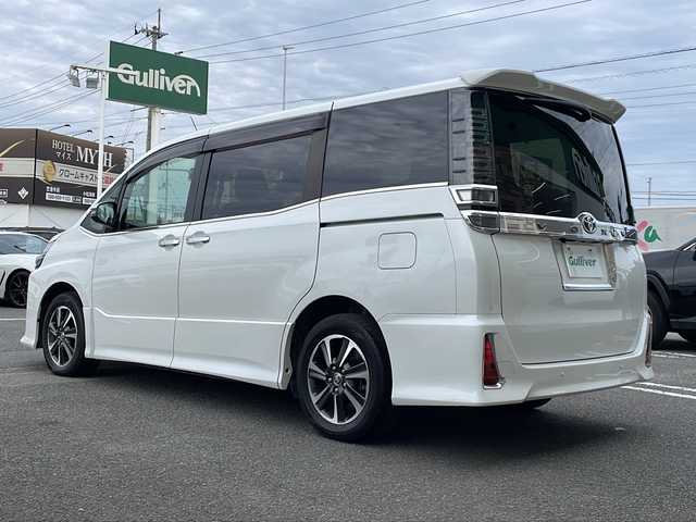 トヨタ ヴォクシー ZS 煌Ⅱ 徳島県 2020(令2)年 6.1万km ホワイトパールクリスタルシャイン トヨタセーフティセンス/・プリクラッシュセーフティ/・レーンディパーチャーアラート/・オートマチックハイビーム/クルーズコントロール/クリアランスソナー/純正10インチSDナビ/・バックカメラ/・フルセグTV/BT/CD/DVD/純正12.1インチフリップダウンモニター/純正16インチAW/両側パワースライドドア/LEDヘッドライト/オートライト/フォグランプ/ETC/前後ドライブレコーダー(SN-TW77)/プッシュスタート/ステアリングスイッチ/電動格納ミラー/ISOFIX/取扱説明書