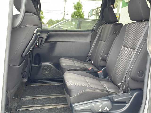 トヨタ ヴォクシー ZS 煌Ⅱ 徳島県 2020(令2)年 6.1万km ホワイトパールクリスタルシャイン トヨタセーフティセンス/・プリクラッシュセーフティ/・レーンディパーチャーアラート/・オートマチックハイビーム/クルーズコントロール/クリアランスソナー/純正10インチSDナビ/・バックカメラ/・フルセグTV/BT/CD/DVD/純正12.1インチフリップダウンモニター/純正16インチAW/両側パワースライドドア/LEDヘッドライト/オートライト/フォグランプ/ETC/前後ドライブレコーダー(SN-TW77)/プッシュスタート/ステアリングスイッチ/電動格納ミラー/ISOFIX/取扱説明書