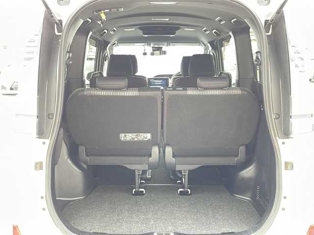 トヨタ ヴォクシー ZS 煌Ⅱ 徳島県 2020(令2)年 6.1万km ホワイトパールクリスタルシャイン トヨタセーフティセンス/・プリクラッシュセーフティ/・レーンディパーチャーアラート/・オートマチックハイビーム/クルーズコントロール/クリアランスソナー/純正10インチSDナビ/・バックカメラ/・フルセグTV/BT/CD/DVD/純正12.1インチフリップダウンモニター/純正16インチAW/両側パワースライドドア/LEDヘッドライト/オートライト/フォグランプ/ETC/前後ドライブレコーダー(SN-TW77)/プッシュスタート/ステアリングスイッチ/電動格納ミラー/ISOFIX/取扱説明書