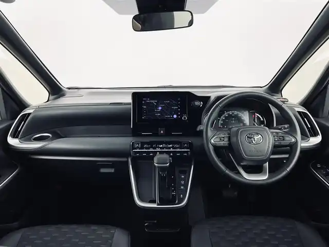 トヨタ ヴォクシー S－Z 道央・札幌 2024(令6)年 2.1万km アティチュードブラックマイカ ・４WD/・寒冷地仕様/・純正メモリナビ/CD/DVD/BT/USB/・フルセグTV/・バックカメラ/・社外ETC/・トヨタセーフティセンス/・プリクラッシュセーフティ/・オートブレーキホールド/・レーンキープアシスト/・レーダークルーズコントロール/・クリアランスソナー/・横滑り防止装置/・オートマチックハイビーム/・LEDヘッドライト/・オートライト/・フォグランプ/・両側パワースライドドア/・ハーフレザーシート/・D+N席シートヒーター/・純正16インチAW/・純正フロアマット/・プッシュスタート/・スマートキー/・保証書